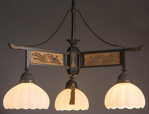[.] мир предмет античный три лампа . потолок осветительное оборудование . белый стекло электро- . есть Meiji - Taisho период | электропроводка settled 