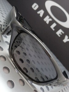 偏光！ストレートジャケット☆グレースモーク【OAKLEY】STRAIGHT JACKET　オークリー　POLARIZED　サングラス