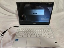 FUJITSU LIFEBOOK SH54 /K FMVS54KDIW　ジャンク_画像1