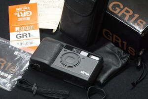 RICOH◇model-GR1s◇リコー◇ブラック色◇ワンナー美品◇箱付属品あり！！