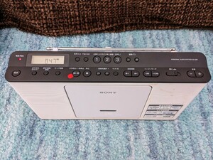 0605u1408　ソニー CDラジオ ZS-E80 : FM/AM/ワイドFM対応 語学学習用機能搭載 ホワイト ZS-E80 W