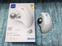 0605u1742　エレコム ワイヤレス トラックボールマウス Bluetooth IST ベアリング支持 親指操作 36mmボール 5ボタン ホワイト M-IT11BRWH_画像1