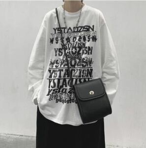 英字プリント 　長袖Tシャツ　ホワイト