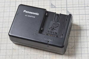 ＃526　Panasonic 純正 バッテリー充電器 VSK0696 パナソニック ビデオカメラ VW-VBG130 用　コード類なし
