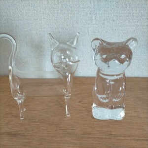 イタリア猫とノルウェーのマグノールMAGNOR社クマガラスの置物