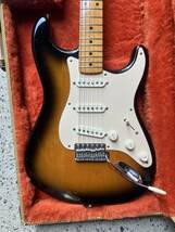 【現状品】Fender USA American Vintage '57 Stratocaster 2001年　サンバースト　フェンダー　ストラト　アメビン　ハードケース付_画像2
