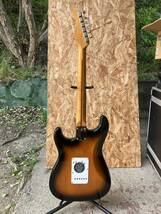 【現状品】Fender USA American Vintage '57 Stratocaster 2001年　サンバースト　フェンダー　ストラト　アメビン　ハードケース付_画像3