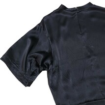 【極美品】日本製 シルク100%生地 ドゥロワー Drawer ブラウス 36 シャツ S～M 長袖 プルオーバー 黒 半袖モックネックシャツ_画像8