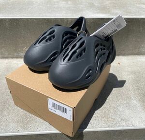 新品未使用 adidas INFANT YEEZY Foam Runner