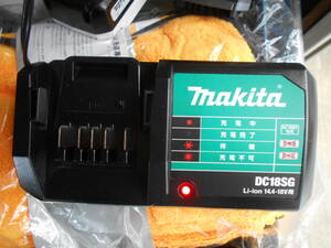 【中古品】マキタ　14.4V/18V　ライトバッテリ専用充電器　DC18SG　バッテリパック２個（ジャンク品）