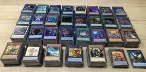  Yugioh .. товар очень редкий и больше продажа комплектом много примерно 3000 листов свет . предмет super Ultra relief Secret все часть выпуск на японском языке!