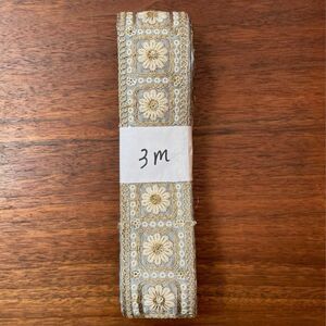 インド　刺繍リボン　花　シルクベース3m カット可　　　　　ハンドメイド　手芸　2441937 