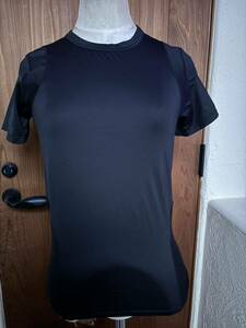 72 美品ユニクロ　UNIQLO メンズ　BODY TECH 半袖インナーシャツ　ブラック　Mサイズ