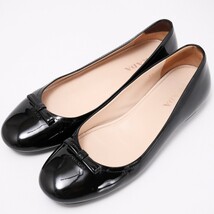 MG2606*イタリア製《PRADA プラダ》38(24.5cm相当) パテントレザー エナメル パンプス フラットシューズ リボン×ロゴ装飾 靴 ブラック_画像1