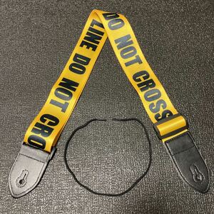 ☆ 即決・新品!!　ギター　ストラップ　イエロー　POLICE LINE DO NOT CROSS ロゴ ☆