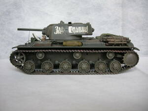 【プラモデル 完成品 1/35　WWⅡ　ソビエト軍　重戦車KV-1　1941年型　初期生産車】