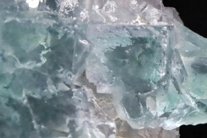 和む美色 ゾーニング 天然 フローライト クラスター 48g 天然石 結晶 鉱物 標本 コレクション