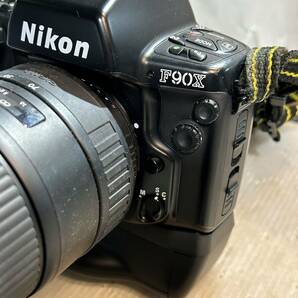 ニコン Nikon F90X MB-10 一眼レフボディ フィルムカメラ / レンズ シグマ 28-70mm 1:2.8 動作品 (B3985)の画像4