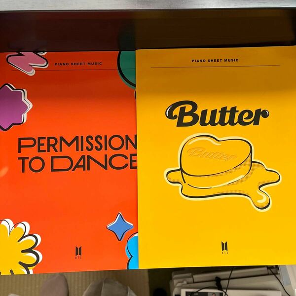 BTS 楽譜　ピアノ　スコア　バター　　permission dance Butter 公式　2冊