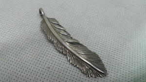 5.7cm WING HANDS wing handle z feather necklace top 