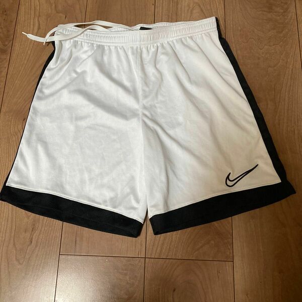 ナイキ NIKE ショートパンツ　　　サッカー