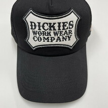 未使用品 Dickies ブラック メッシュキャップ メンズレディースカジュアルアメカジアウトドアゴルフジム ロゴ刺繍黒 ワッペン ディッキーズ_画像3