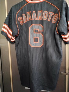 読売ジャイアンツ(巨人)　ブラックユニフォームシャツ　坂本勇人　フリーサイズ　一球