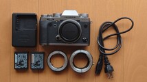 【動作品】Fujifilm X-T2 グラファイトシルバー ミラーレス一眼 マウントアダプター、バッテリー2個、充電器_画像1