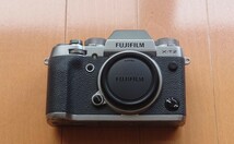 【動作品】Fujifilm X-T2 グラファイトシルバー ミラーレス一眼 マウントアダプター、バッテリー2個、充電器_画像2