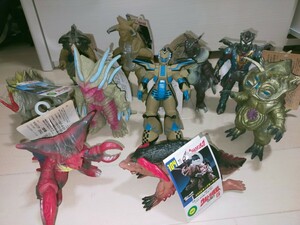 旧ウルトラ怪獣シリーズ10体　ガクマ、キングモーラット、ジョバリエ、エボリュウ、バオーン、MG5、シルドロン、ゼルガノイド等