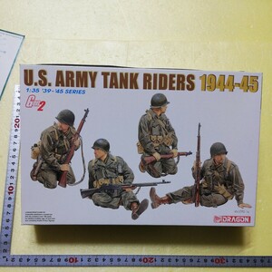 ☆地　6378　1/35 ドラゴン 　アメリカ兵　戦車跨乗兵　Gen 2 兵士４名　エッチングパーツ付き　未組立