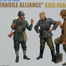 ☆地　6563 1/35 ドラゴン もろい同盟　枢軸国軍　バルカン　1943 　イタリア軍人　ドイツ軍将校　見守る兵士２名　未組立　_画像2