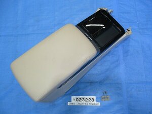 H24年 トヨタ アルファード DAA-ATH20W コンソールボックス 23228【個人宅送料別途加算・Mサイズ】