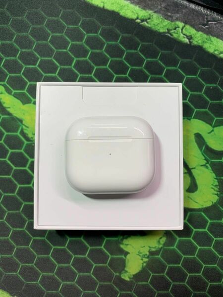 Apple AirPods 第3世代　充電ケース