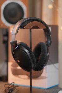 Sennheiser ゼンハイザー HD560s 開放型スタジオモニターヘッドホン