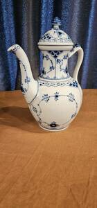 h523ロイヤルコペンハーゲン royalcopenhagen アンティーク518　Coffee Pot Half Lace Blue Fluted 