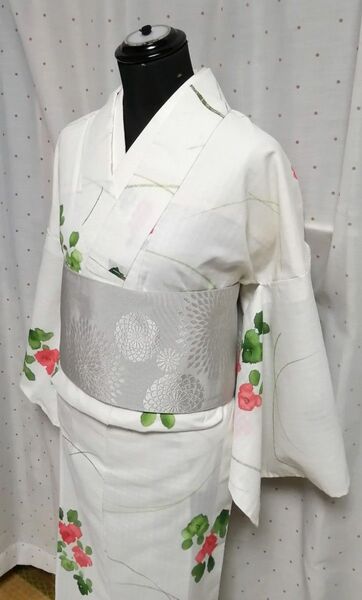 夏着物 単衣 紗 白地(ギンガムチェック織)に鮮やかなバラ・細竹柄