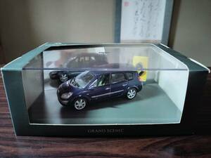 Universal Hobby Renault Grand Scenic ユニバーサルホビー　ルノー グランドセニック　　紺