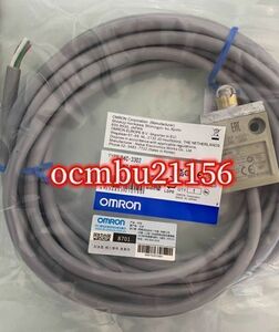 ★新品　OMRON 　オムロン　D4C-3302　小型セーフティ スイッチ【6ヶ月保証付き】