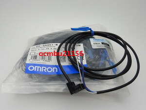 ★新品　OMRON 　オムロン 　EE-SX951-W　アンプ内蔵形光電センサ　 10個セット【6ヶ月保証付き】