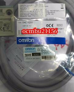 ★新品　OMRON 　オムロン　D4C-4233　小型セーフティ スイッチ【6ヶ月保証付き】