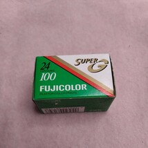 未使用 　FUJIFILM 100 SUPERG カラープリント 1本 期限切れ フジフィルム　_画像1