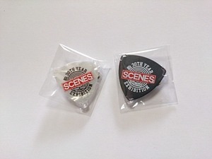 B'z ガチャガチャ ピックバッジ 30TH YEAR EXHIBITION ”SCENES” 会場限定 松本 TAK 稲葉