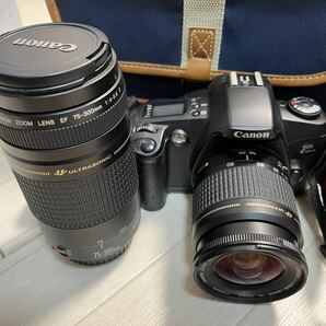 Canon 一眼レフカメラ 2台 28-80mm 75-300mm SIGMA 24-135mm 望遠レンズ 標準レンズ カメラバッグ など セット 大量 まとめ 2台 の画像2