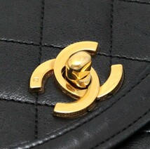 シャネル CHANEL ヴィンテージ マトラッセ シングルフラップ チェーンショルダーバッグ ラム 黒 G金具 【65267】_画像5