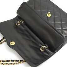 美品 シャネル CHANEL マトラッセ25 パリ限定 Wフラップ チェーンショルダーバッグ ラムスキン 黒 G×SV金具 0番 【65203】_画像6