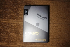 送料無料【 新品未開封 1TB SSD SAMSUNG SSD 870 QVO 】 