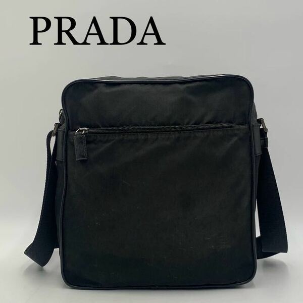 PRADA プラダ　ショルダーバッグ　肩掛け　ナイロン　三角プレート　オシャレ