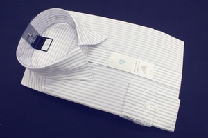7【FLEX】レギュラーカラー・綿混形態安定長袖シャツ・普通体・ホワイト地にグレー系の縞・襟回り41㎝-裄丈82㎝