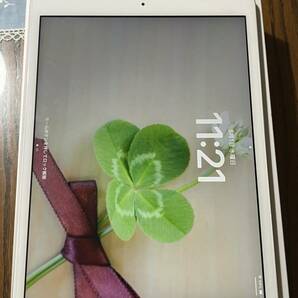 Apple iPad 第8世代 32GB シルバー MYLA2J/A 中古美品、箱付きの画像2